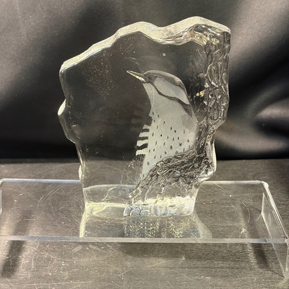 Mats Jonasson Maleras Sweden Woodpecker Crystal Paperweight Sculpture Signed